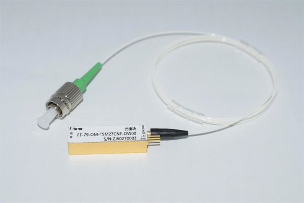 3GHz DWDM集成模拟光发？？